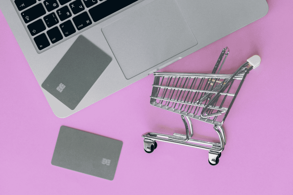 How Future Reward Programs Are Redefining Customer Experience 2 shopping online